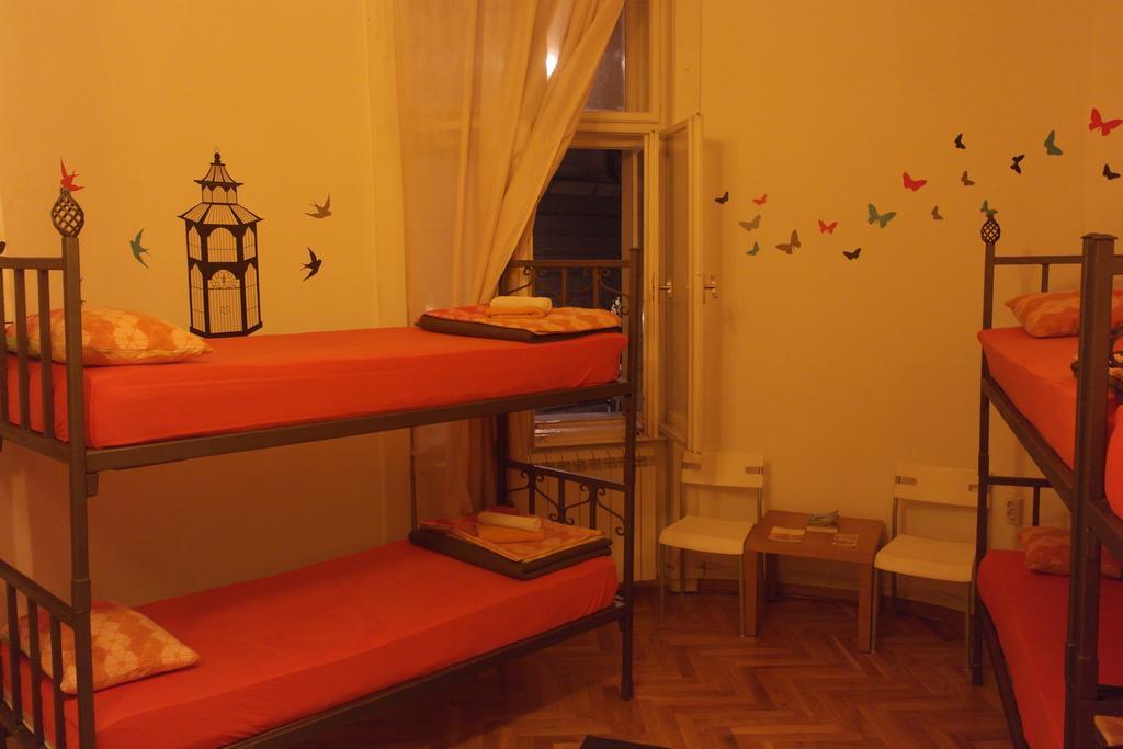 Time Hostel Белград Номер фото