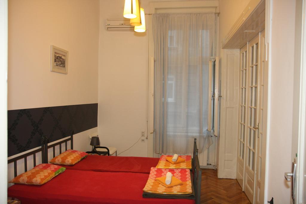 Time Hostel Белград Номер фото
