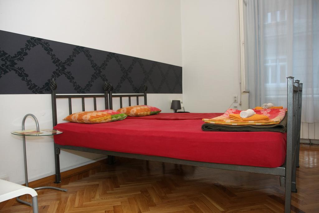 Time Hostel Белград Номер фото